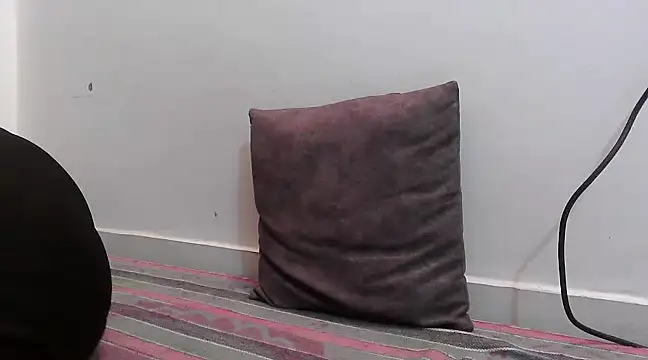 Snapshot of ANANYA-TIWARI chatting on 03/08/25, 10:02 ANANYA-TIWARI online show from 03/08/25, 10:02