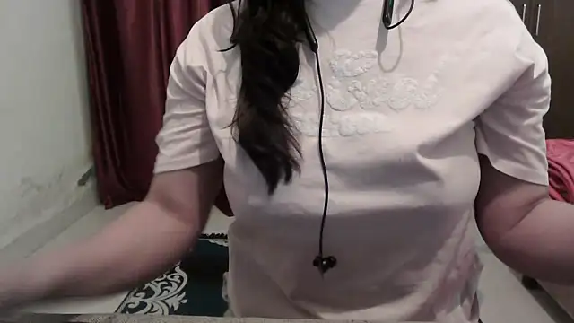 Snapshot of ANANYA-TIWARI chatting on 11/28/25, 04:59 ANANYA-TIWARI online show from 11/28/25, 04:59