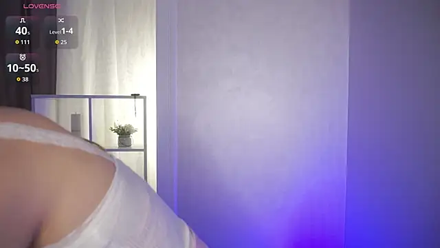 Azure eyes online show from 11/11/25, 05:40