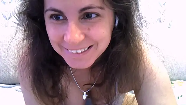 Snapshot of ShelaDiass chatting on 09/09/25, 12:43 ShelaDiass online show from 09/09/25, 12:43