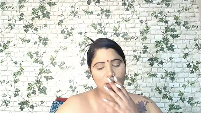 Snapshot of XIndianintimacy chatting on 02/23/25, 08:33 XIndianintimacy online show from 02/23/25, 08:33