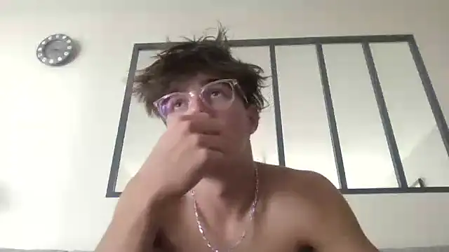 Snapshot of ylan_974 chatting on 09/20/25, 03:35 ylan 974 online show from 09/20/25, 03:35