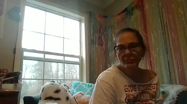 Snapshot of TopazVixen chatting on 12/14/24, 01:16 TopazVixen online show from 12/14/24, 01:16