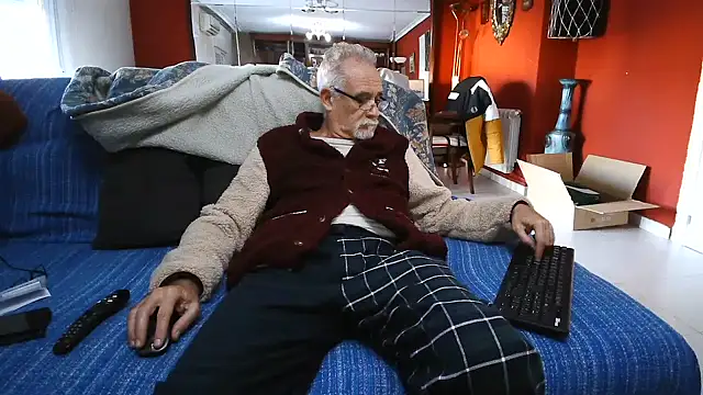 maduroguapo online show from 01/31/25, 04:27