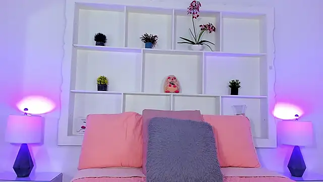 Jenifer Diaz online show from 10/01/25, 01:17