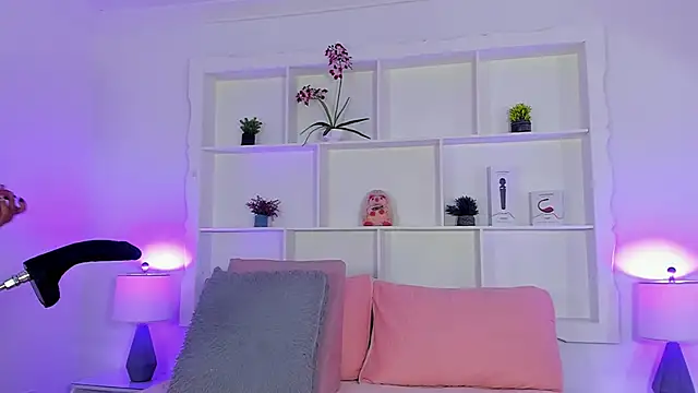 Jenifer Diaz online show from 04/13/26, 01:16