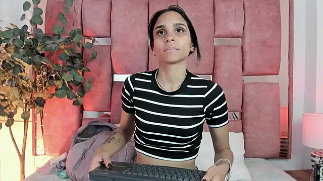 sophie pariss online show from 07/10/26, 02:27