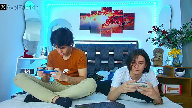 Snapshot of Alex_and_Fabian chatting on 01/14/25, 09:51 Alex and Fabian online show from 01/14/25, 09:51