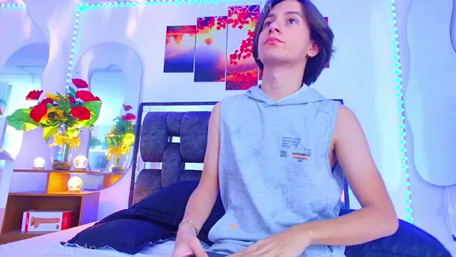 Snapshot of Alex_and_Fabian chatting on 09/28/25, 09:09 Alex and Fabian online show from 09/28/25, 09:09