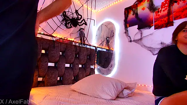 Snapshot of Alex_and_Fabian chatting on 10/21/25, 08:53 Alex and Fabian online show from 10/21/25, 08:53