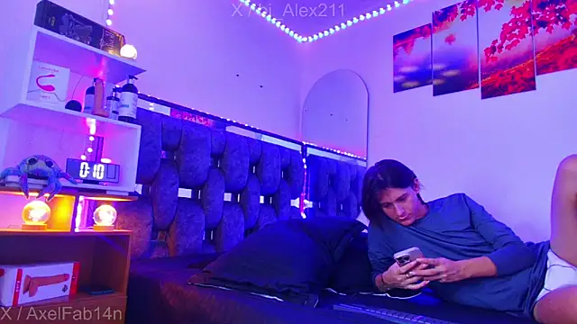 Snapshot of Alex_and_Fabian chatting on 11/16/25, 08:36 Alex and Fabian online show from 11/16/25, 08:36