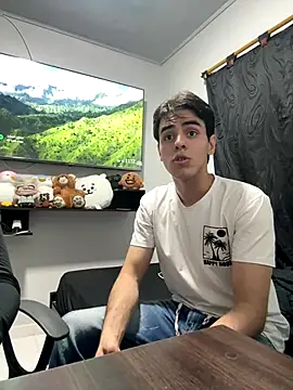 Snapshot of Alex_and_Fabian chatting on 12/14/25, 04:18 Alex and Fabian online show from 12/14/25, 04:18