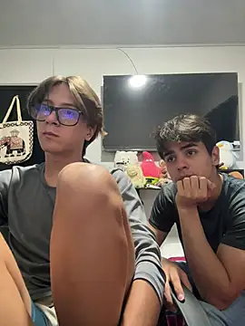 Alex and Fabian online show from 05/17/26, 04:32