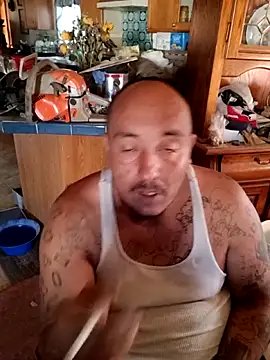 Snapshot of wilsons12 chatting on 10/30/25, 11:05 wilsons12 online show from 10/30/25, 11:05