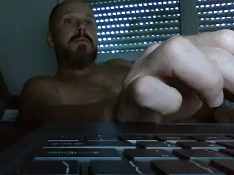 Snapshot of FROL83 chatting on 07/19/26, 06:55 FROL83 online show from 07/19/26, 06:55