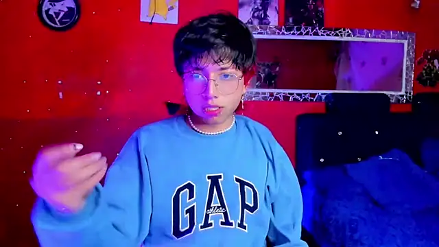 AnggelONfiree online show from 02/18/25, 06:04