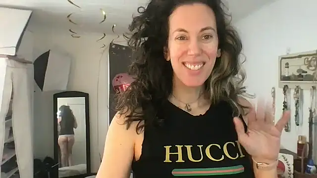 Snapshot of BonfireBonnie chatting on 02/04/25, 03:04 BonfireBonnie online show from 02/04/25, 03:04