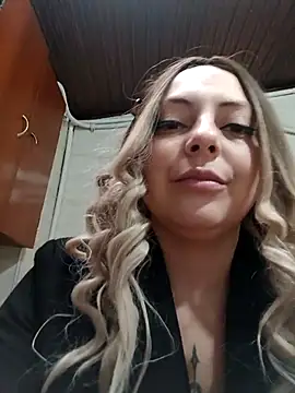 madelaine- online show from 09/23/25, 10:24