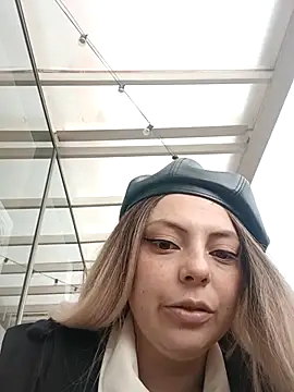 madelaine- online show from 10/11/25, 05:22