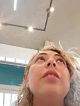 madelaine- online show from 11/01/25, 08:55