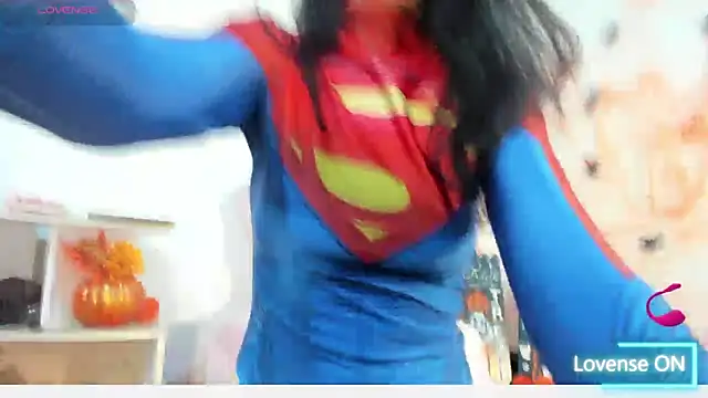 samira nylon1 online show from 10/31/25, 10:33