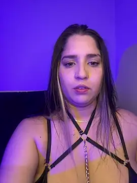Snapshot of valentina_jonnes1 chatting on 05/17/26, 11:23 valentina jonnes1 online show from 05/17/26, 11:23