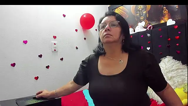 Evaaross 2345 online show from 02/15/26, 02:36