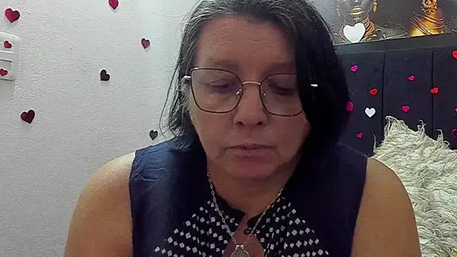 Evaaross 2345 online show from 05/19/26, 08:15