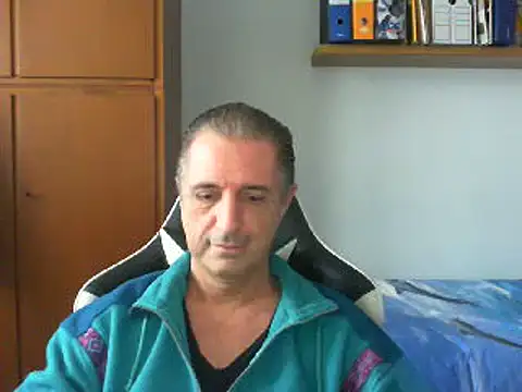 lliuk70mi online show from 12/15/24, 01:32