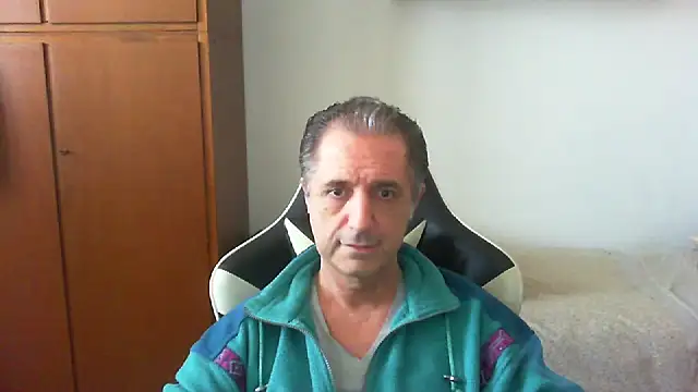 lliuk70mi online show from 04/25/26, 12:41