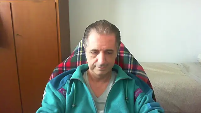 lliuk70mi online show from 04/30/26, 12:33