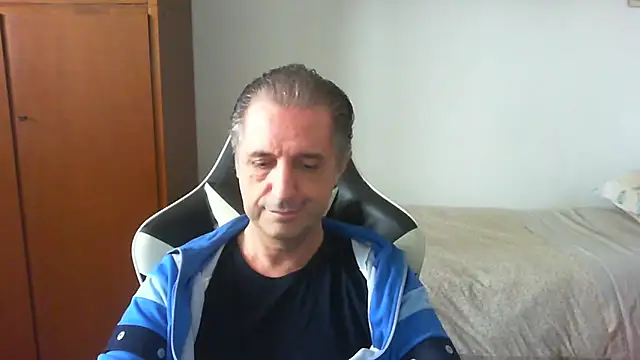 lliuk70mi online show from 05/06/26, 12:54