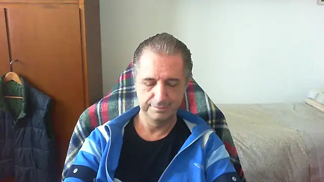 lliuk70mi online show from 05/07/26, 01:27
