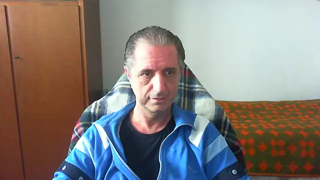 lliuk70mi online show from 05/10/26, 12:43
