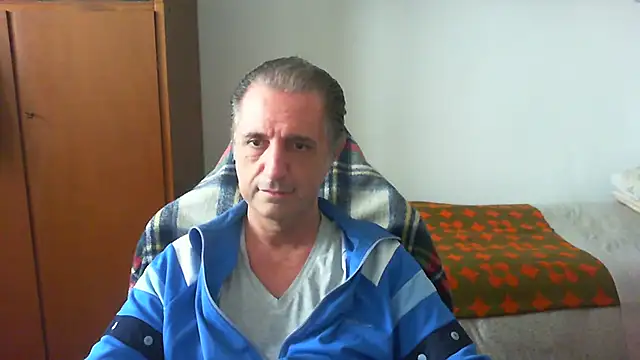lliuk70mi online show from 05/15/26, 02:46