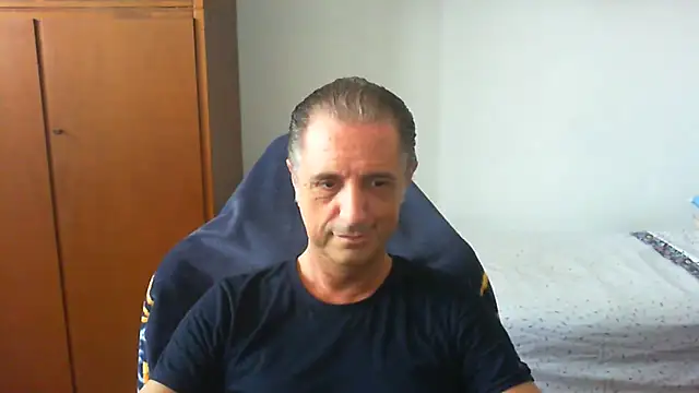 lliuk70mi online show from 06/01/26, 12:07