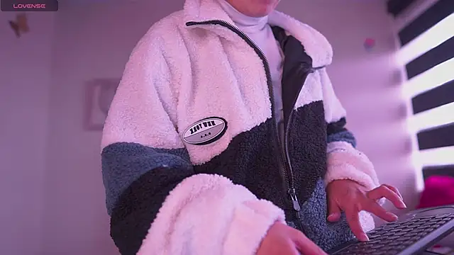 milly kenner online show from 01/25/25, 06:35