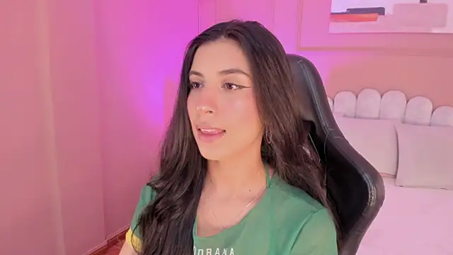 zia cooper online show from 11/19/25, 06:52