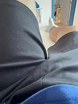 Snapshot of Gartengolem chatting on 03/06/25, 03:13 Gartengolem online show from 03/06/25, 03:13