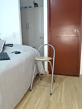 SophieBaker   online show from 03/22/25, 11:42