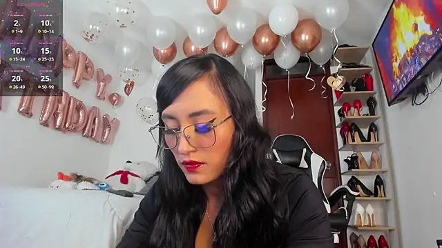 SophieBaker   online show from 11/04/25, 01:27