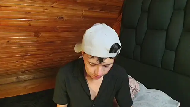 Justyn Ross online show from 10/17/25, 01:46