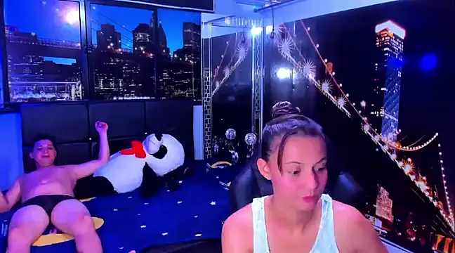 ValentinaAndTerry online show from 01/12/25, 08:57