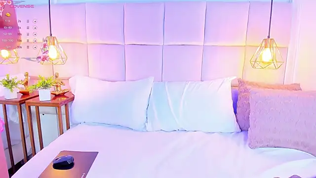 LinaGlam online show from 01/31/25, 01:43