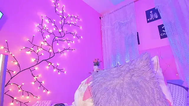 Snapshot of Dulce_Girl_ chatting on 03/06/25, 03:35 Dulce Girl online show from 03/06/25, 03:35