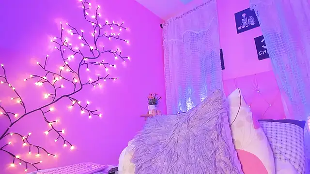 Snapshot of Dulce_Girl_ chatting on 03/06/25, 06:41 Dulce Girl online show from 03/06/25, 06:41