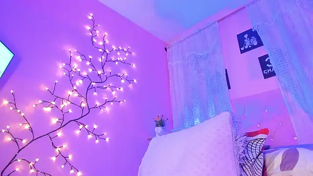 Snapshot of Dulce_Girl_ chatting on 03/07/25, 05:08 Dulce Girl online show from 03/07/25, 05:08