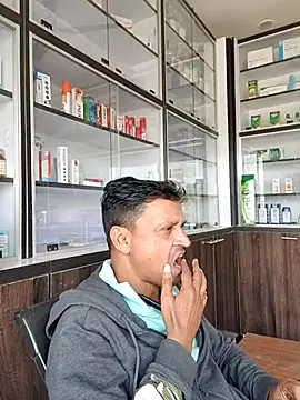 Raj1043 online show from 11/26/25, 05:19