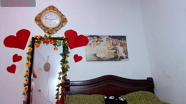 MeganCrouch online show from 11/13/25, 07:13