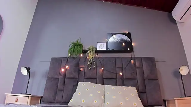 DulceAurora   online show from 11/15/25, 02:42